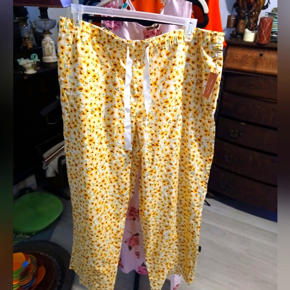 New Intimate Sunflower Pjs